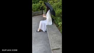 酒店偷拍让人打得遍体鳞伤的小混混绑着石膏和女友啪啪